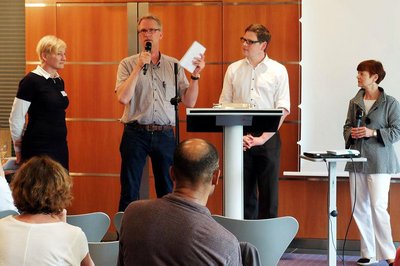 Gruppenfoto von Dr. Katja Robinson (BAG BBW), Prof. Dr. Matthias Morfeld (Hochschule Magdeburg-Stendal), Dr. Michael Schubert (BAR), Dr. Helga Seel (BAR)