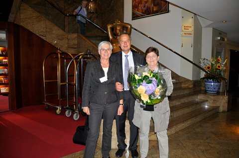 v. l.: Ingrid Körner, Senatskoordinatorin für die Gleichstellung behinderter Menschen, Hamburg; Bernd Petri, BAR; Antje Blumenthal, Vorgängerin von Ingrid Körner, Hamburg