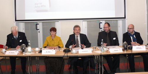 Gruppenfoto von Dr. Volker Hansen, Dr. Helga Seel, Eckehard Linnemann, Bernd Giraud, Markus Hofmann