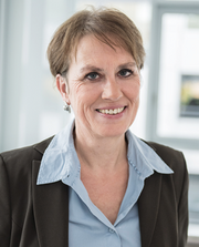 Portrait von Prof. Dr. Christina Stecker*